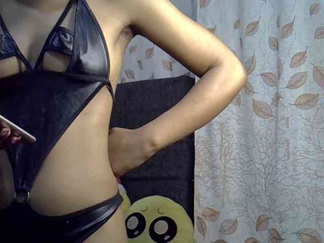 GoldenGoddess1 webcam