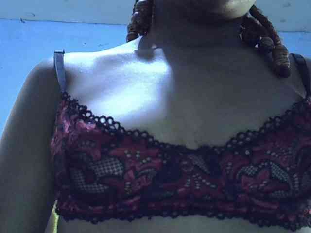 GoldenGoddess1 webcam