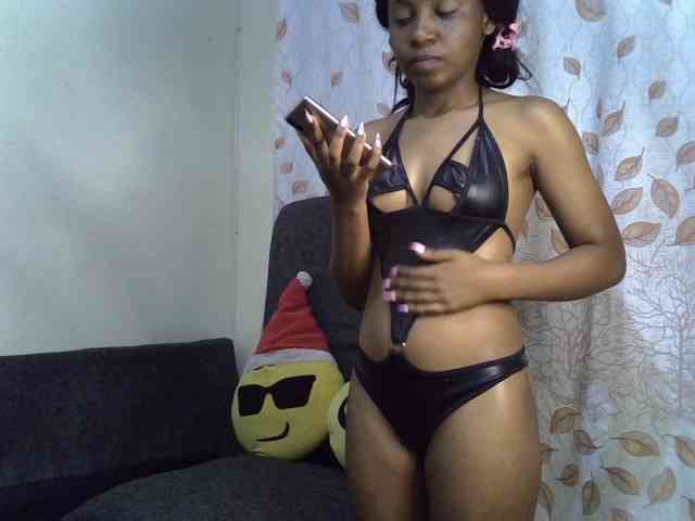 GoldenGoddess1 webcam