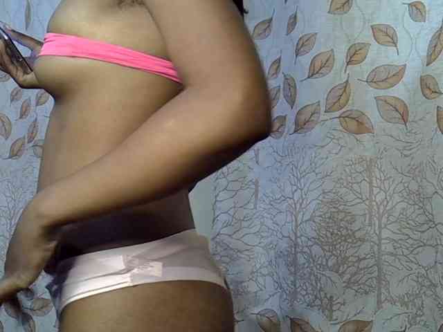 GoldenGoddess1 webcam