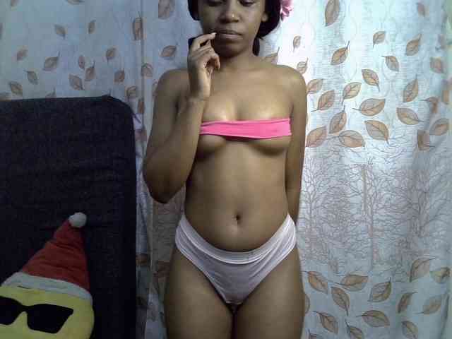 GoldenGoddess1 webcam