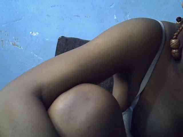 GoldenGoddess1 webcam