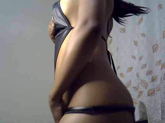 GoldenGoddess1 webcam