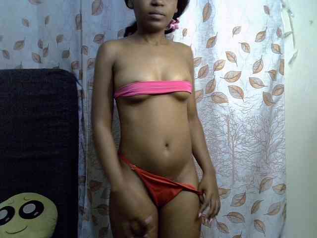 GoldenGoddess1 webcam