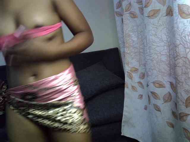 GoldenGoddess1 webcam