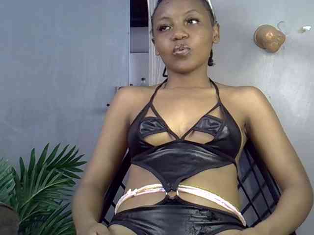 GoldenGoddess1 webcam