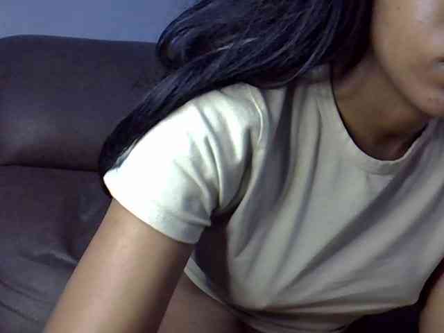 GoldenGoddess1 webcam