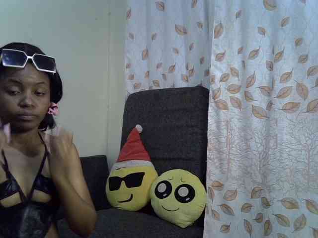 GoldenGoddess1 webcam