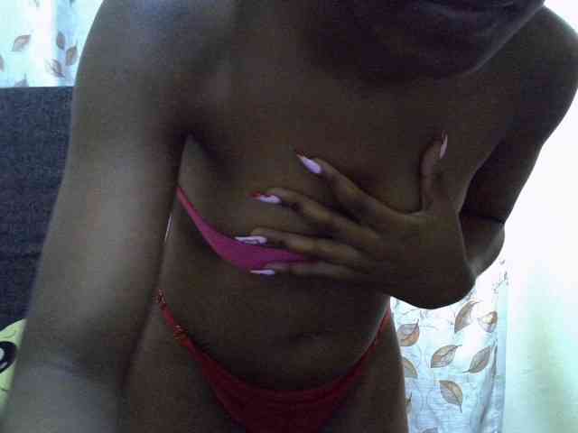 GoldenGoddess1 webcam