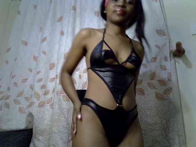 GoldenGoddess1 Live Webcam on BongaCams