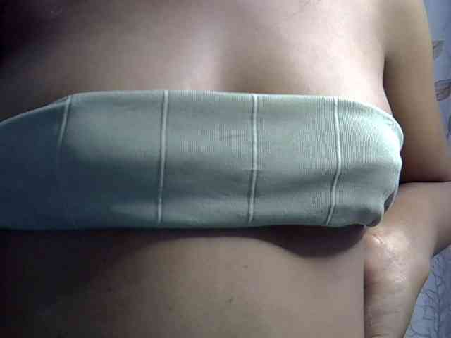 GoldenGoddess1 webcam