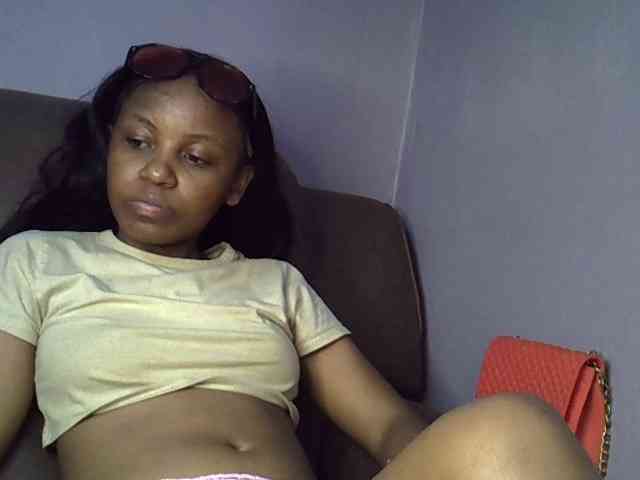 GoldenGoddess1 webcam