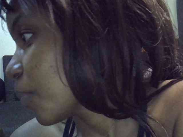 GoldenGoddess1 webcam