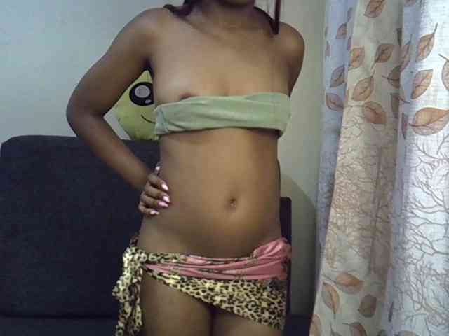 GoldenGoddess1 webcam