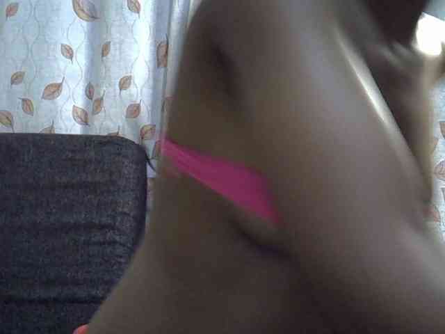 GoldenGoddess1 webcam