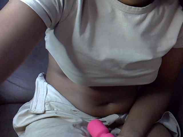 GoldenGoddess1 webcam