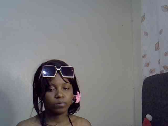 GoldenGoddess1 webcam