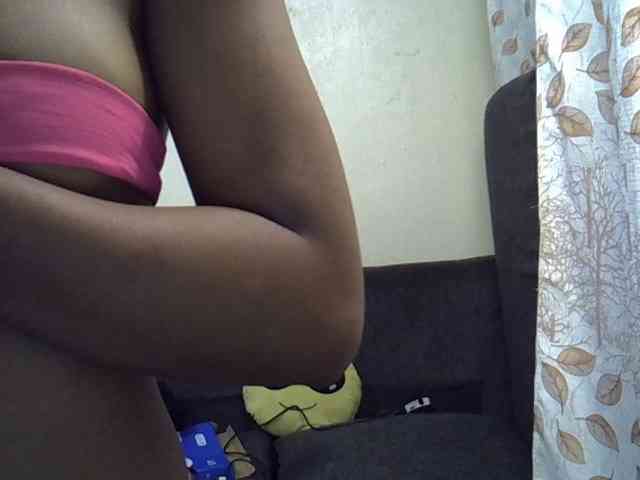 GoldenGoddess1 webcam