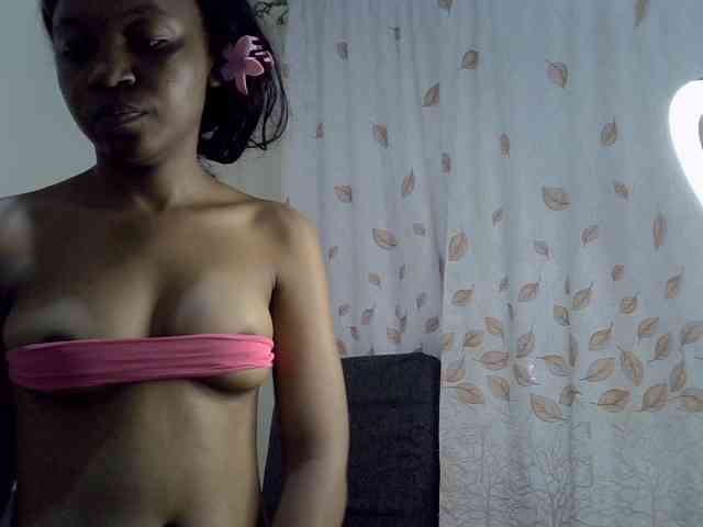 GoldenGoddess1 webcam