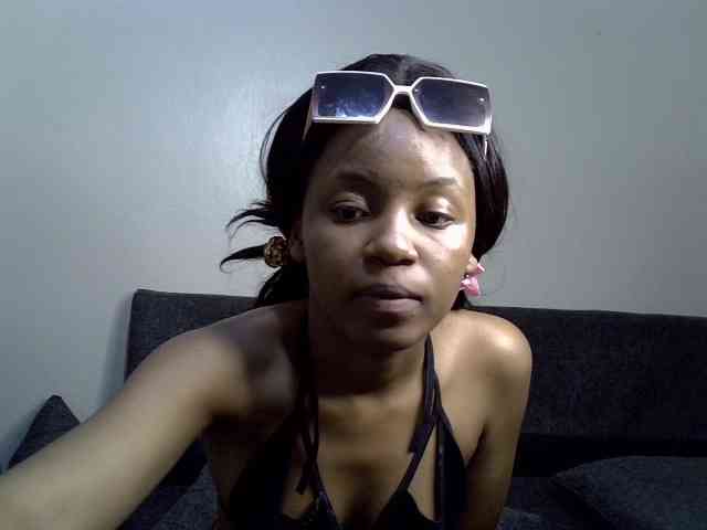 GoldenGoddess1 webcam