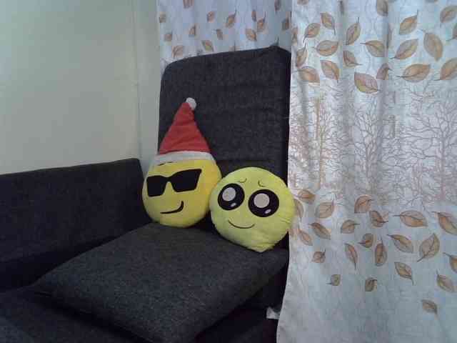 GoldenGoddess1 webcam