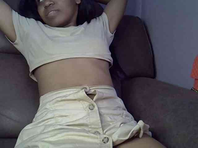 GoldenGoddess1 webcam