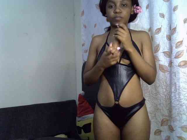 GoldenGoddess1 webcam