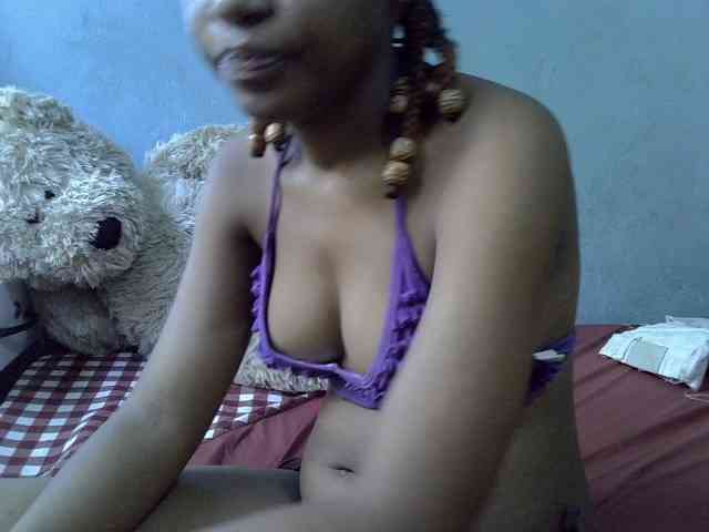 GoldenGoddess1 webcam