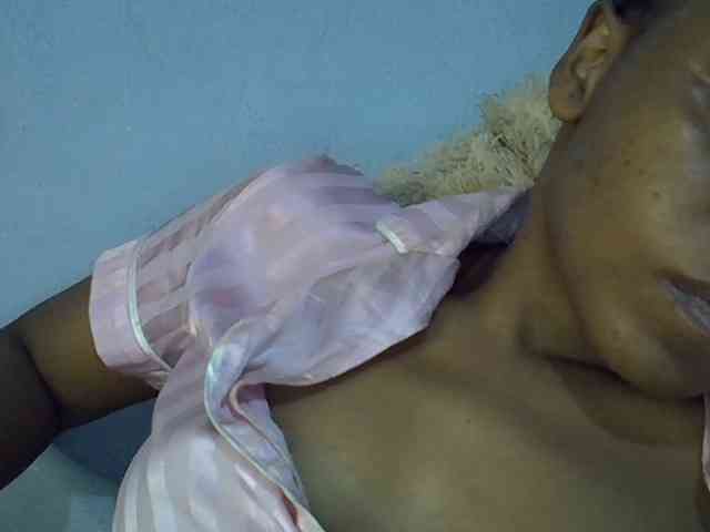 GoldenGoddess1 webcam