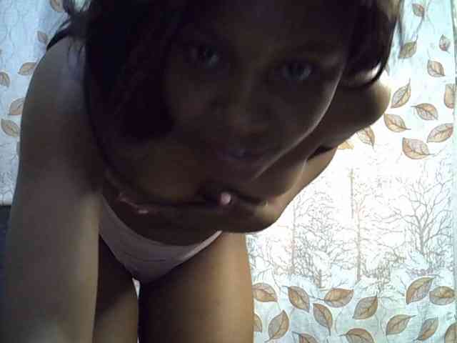 GoldenGoddess1 webcam