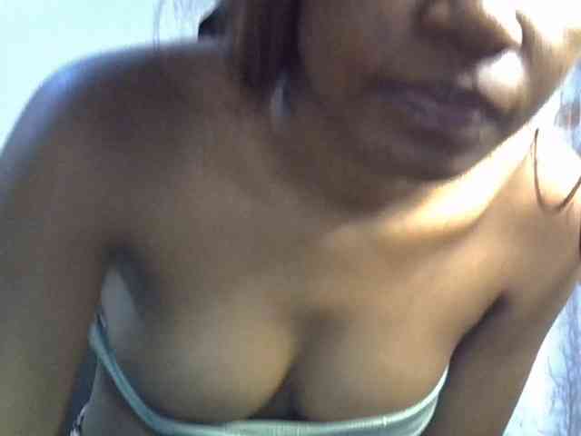 GoldenGoddess1 webcam