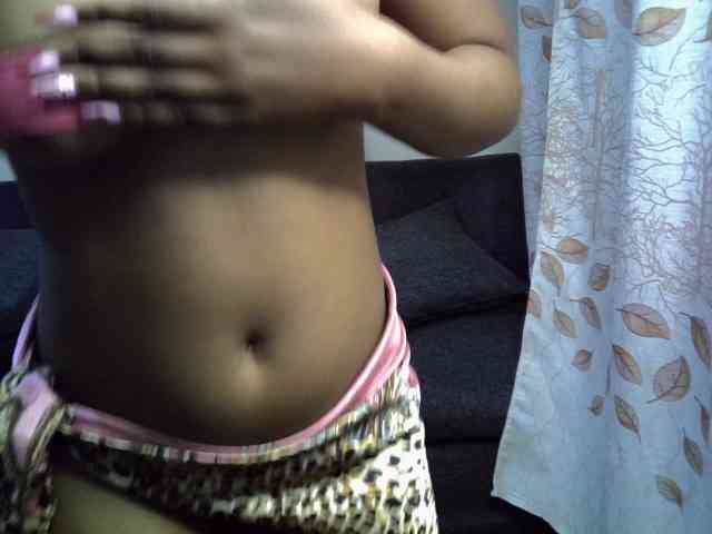 GoldenGoddess1 webcam