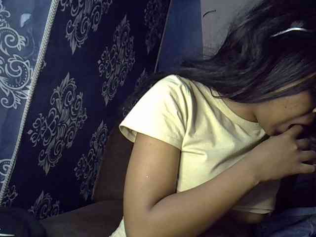 GoldenGoddess1 webcam