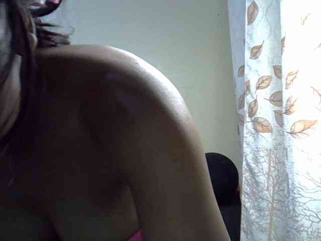 GoldenGoddess1 webcam