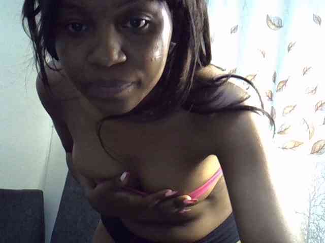 GoldenGoddess1 webcam