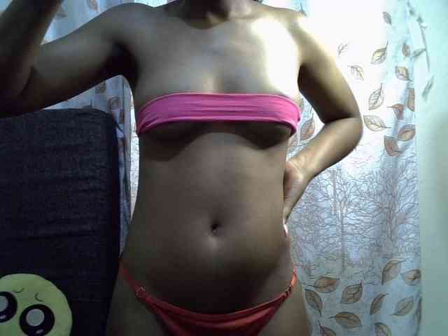 GoldenGoddess1 webcam