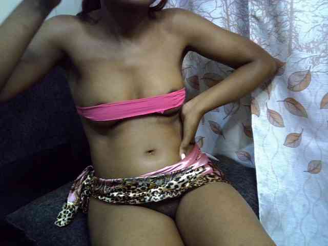 GoldenGoddess1 webcam