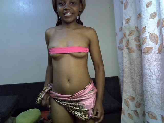 GoldenGoddess1 webcam