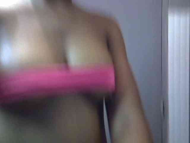 GoldenGoddess1 webcam