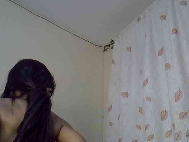 GoldenGoddess1 webcam