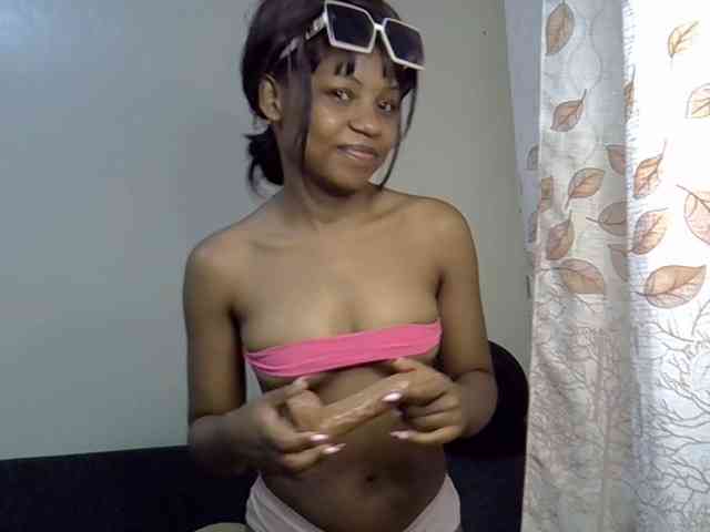 GoldenGoddess1 webcam