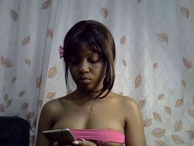 GoldenGoddess1 webcam