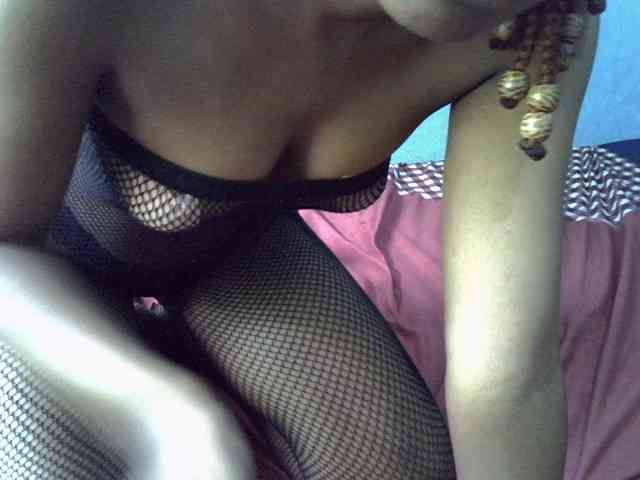 GoldenGoddess1 webcam