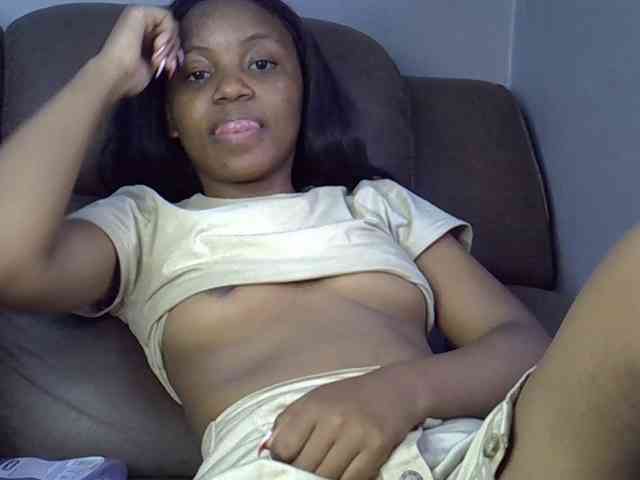 GoldenGoddess1 webcam