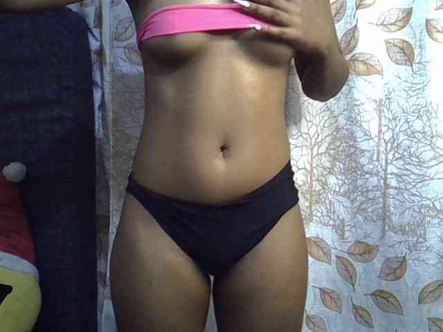 GoldenGoddess1 webcam