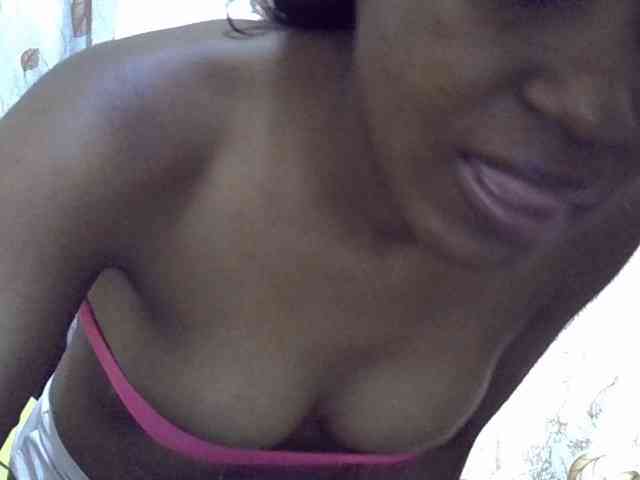 GoldenGoddess1 webcam