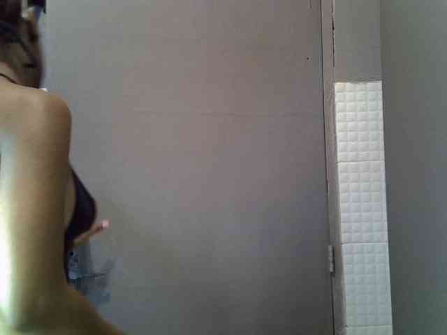 GoldenGoddess1 webcam