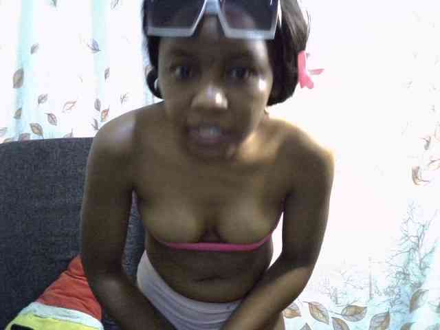 GoldenGoddess1 webcam