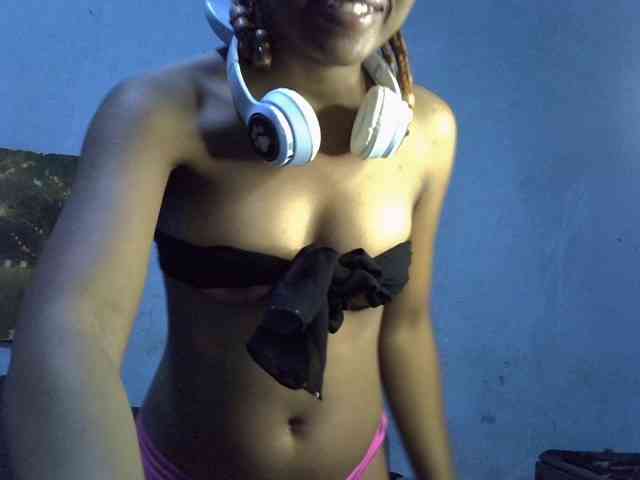 GoldenGoddess1 webcam