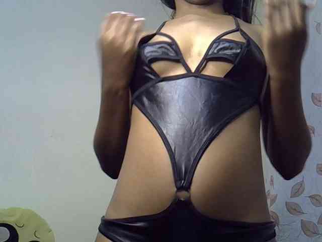 GoldenGoddess1 webcam